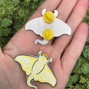 Stingray Enamel Pin