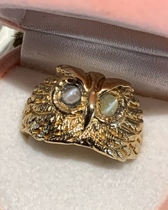 Stunning Solid 14k Gold Owl Ring with Chatoyant C… - image 1