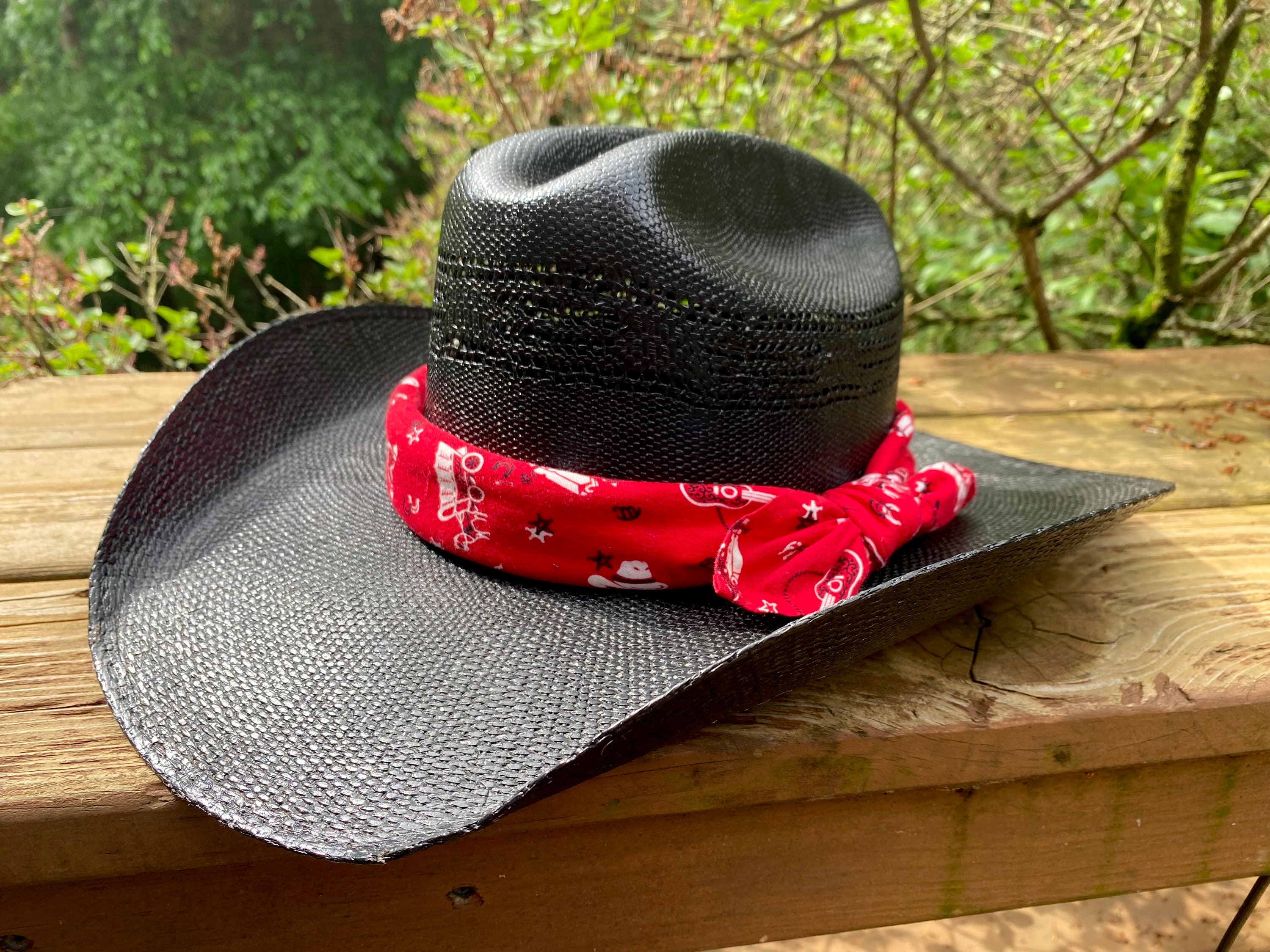 Vintage Red, White, & Black Western Print Cotton Bandana 24 Vintage Red, White, & Black Western Print Cotton Bandana 24