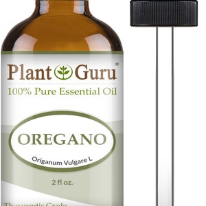 Puede incluir: Una botella de vidrio marr&oacute;n de aceite esencial de or&eacute;gano con tapa negra y cuentagotas. La etiqueta dice "Plant Guru 100% Pure Essential Oil OREGANO" y "2 fl oz." El producto est&aacute; etiquetado como "Therapeutic Grade."