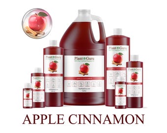 Könnte beinhalten: Eine Sammlung von Plant Guru Apfel-Zimt-Duftflaschen und einem Gallonenkanister. Jede Flasche zeigt eine Grafik mit einem roten Apfel und Zimtstange. Der Text "Apple Cinnamon" ist darunter abgebildet.