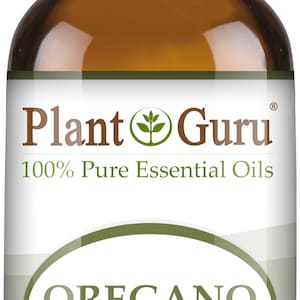 Puede incluir: Una botella de vidrio marr&oacute;n de aceite esencial de or&eacute;gano con tapa blanca. La etiqueta dice "Plant Guru" y "OREGANO". La botella contiene 10 ml de aceite.