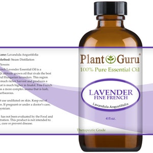 Puede incluir: Una botella de vidrio marr&oacute;n de Plant Guru Lavender Fine French 100% Pure Essential Oil. La etiqueta indica que el aceite es de 118 ml e incluye el nombre bot&aacute;nico Lavandula Angustifolia. El producto es de grado terap&eacute;utico.