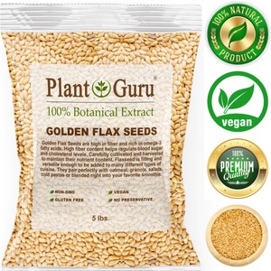Pu&ograve; includere: Un sacchetto trasparente pieno di semi di lino dorati. La confezione presenta il logo "Plant Guru" e il testo che indica che il prodotto &egrave; estratto botanico al 100%, senza OGM, senza glutine, vegano e senza conservanti. Il sacchetto contiene 2.27 kg di semi.