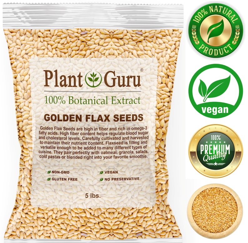 Pu&ograve; includere: Un sacchetto trasparente pieno di semi di lino dorati. La confezione presenta il logo "Plant Guru" e il testo che indica che il prodotto &egrave; estratto botanico al 100%, senza OGM, senza glutine, vegano e senza conservanti. Il sacchetto contiene 2.27 kg di semi.