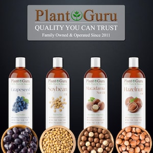 以下が含まれることがあります： Plant Guruのグレープシード、大豆、マカダミアナッツ、ヘーゼルナッツオイルの4本のボトル。各ボトルには白いキャップが付いており、オイルの種類がラベル表示されています。各ボトルの下には、対応する材料のボウルがあります。「QUALITY YOU CAN TRUST」のテキストが表示されています。