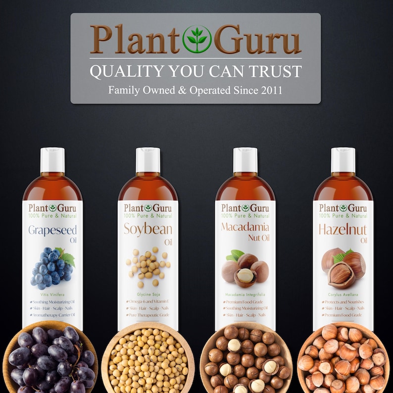 以下が含まれることがあります： Plant Guruのグレープシード、大豆、マカダミアナッツ、ヘーゼルナッツオイルの4本のボトル。各ボトルには白いキャップが付いており、オイルの種類がラベル表示されています。各ボトルの下には、対応する材料のボウルがあります。「QUALITY YOU CAN TRUST」のテキストが表示されています。