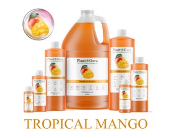 Könnte beinhalten: Verschiedene Größen von orangefarbenen Flüssigkeitsflaschen und -kanistern mit weißen Verschlüssen, beschriftet mit "Plant Guru Tropical Mango". Das Bild enthält eine Mango-Grafik und den Text "Tropical Mango" in großen orangefarbenen Buchstaben.