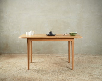 Scandinavian Solid Oak Dining Table - Mid-Century Modern Elegance for Dining Spaces