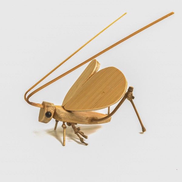 Cute Bamboo Cricket, Bamboo Grasshopper, Figurine locust