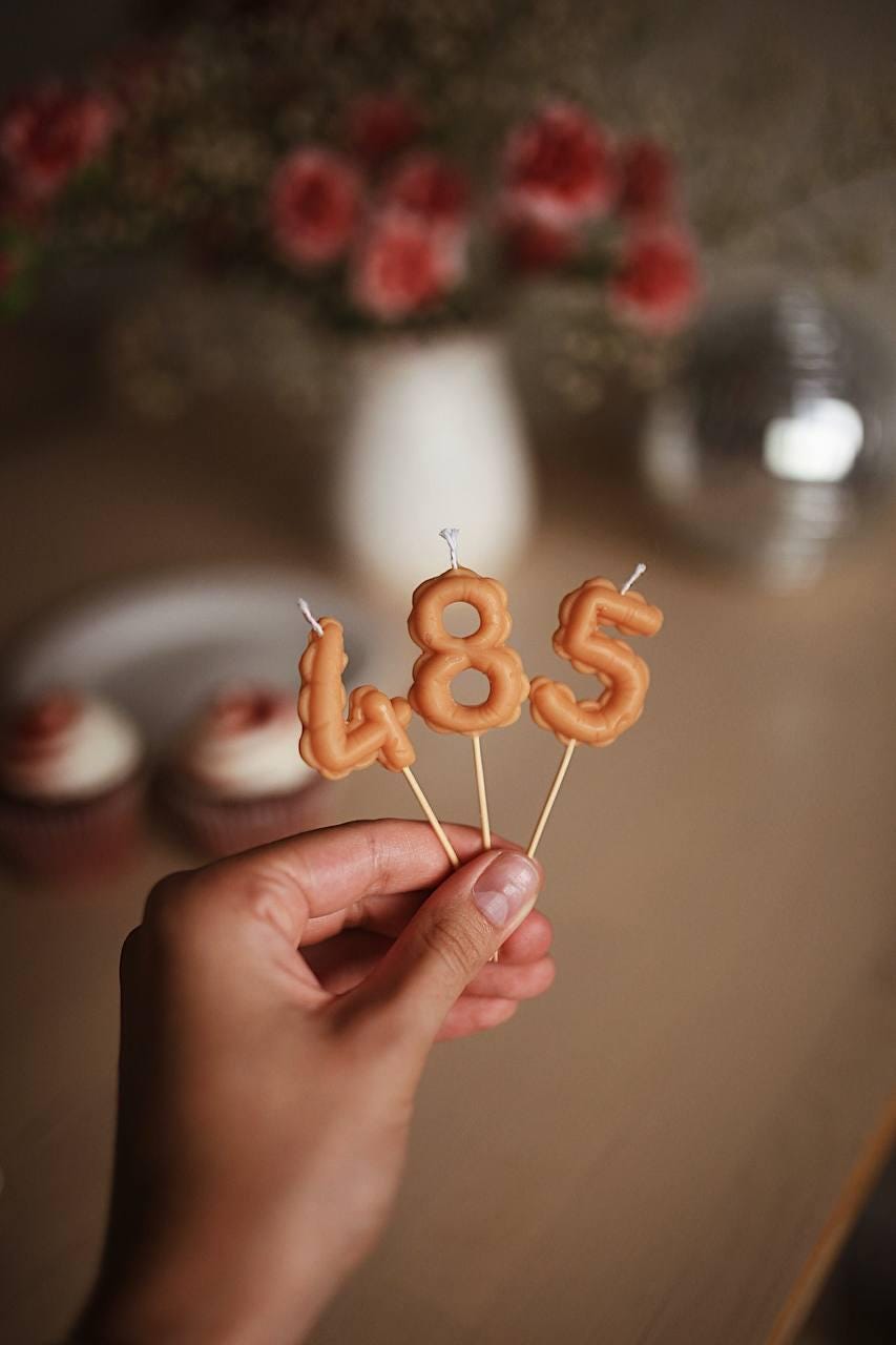 Classic Beeswax Number Candle for Birthday Cakes 5