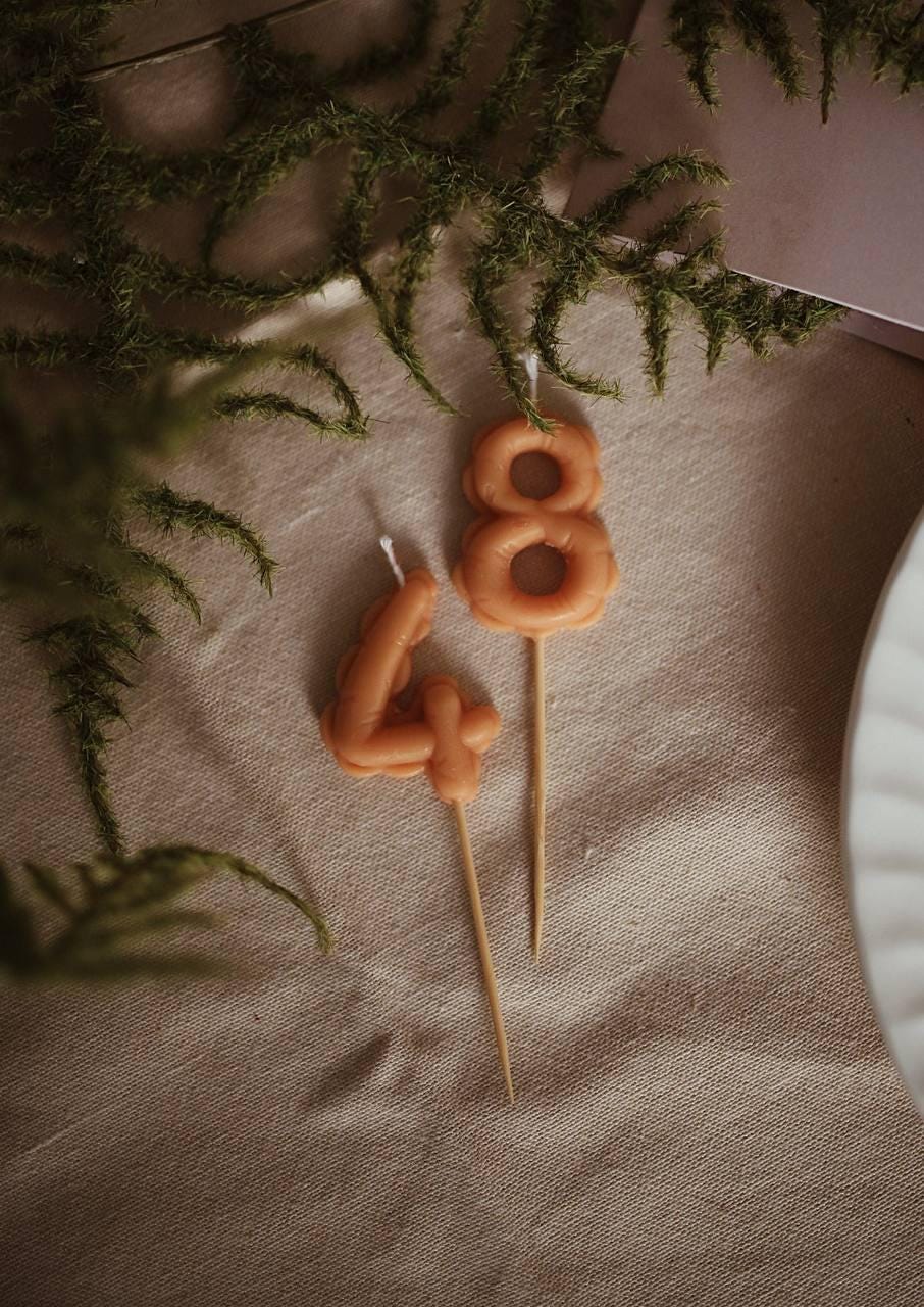 Classic Beeswax Number Candle for Birthday Cakes 8