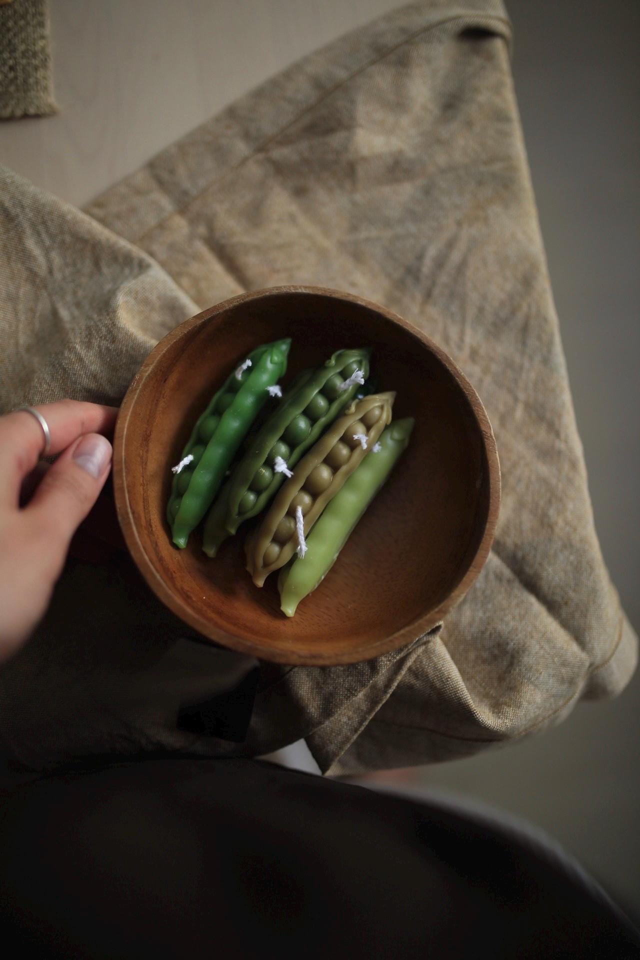 Realistic Pea Pod Beeswax Candle 5