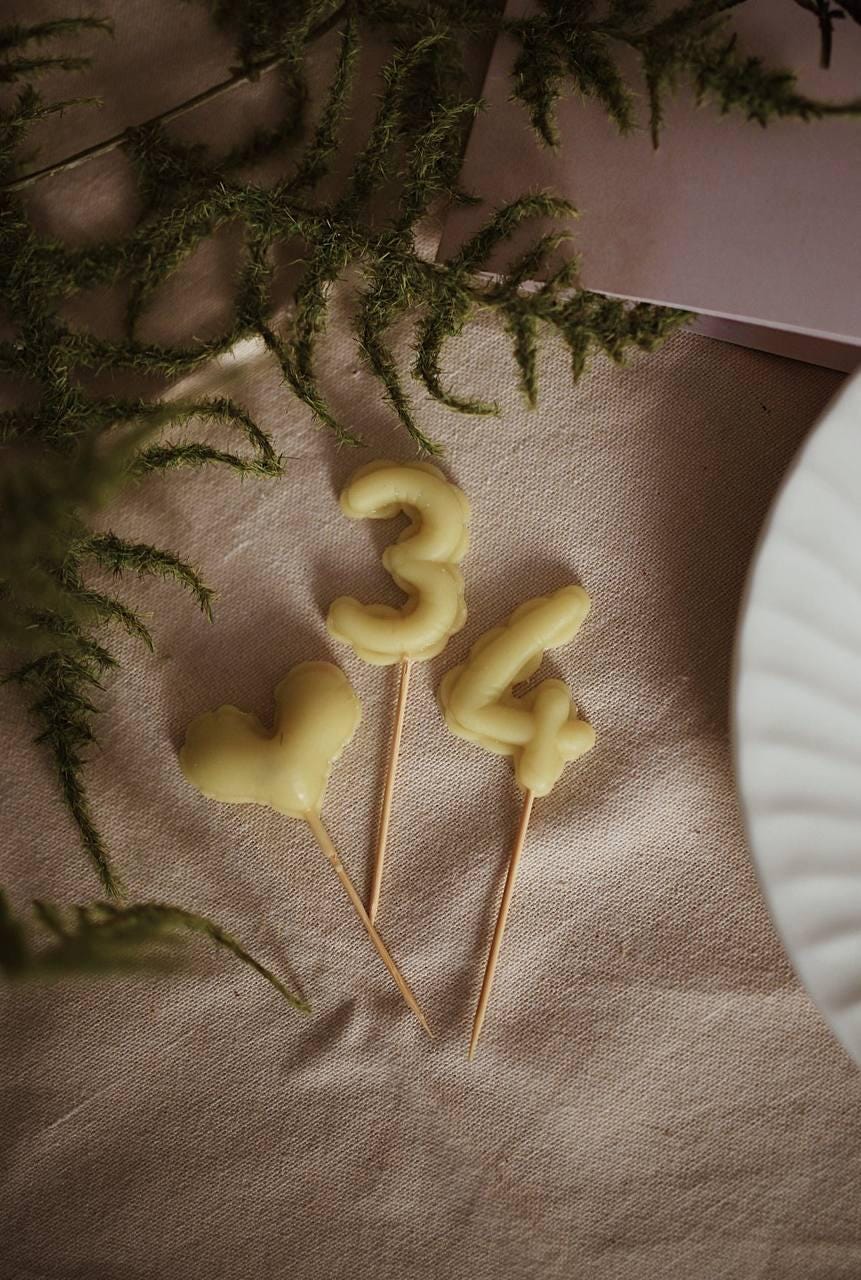 Classic Beeswax Number Candle for Birthday Cakes 7