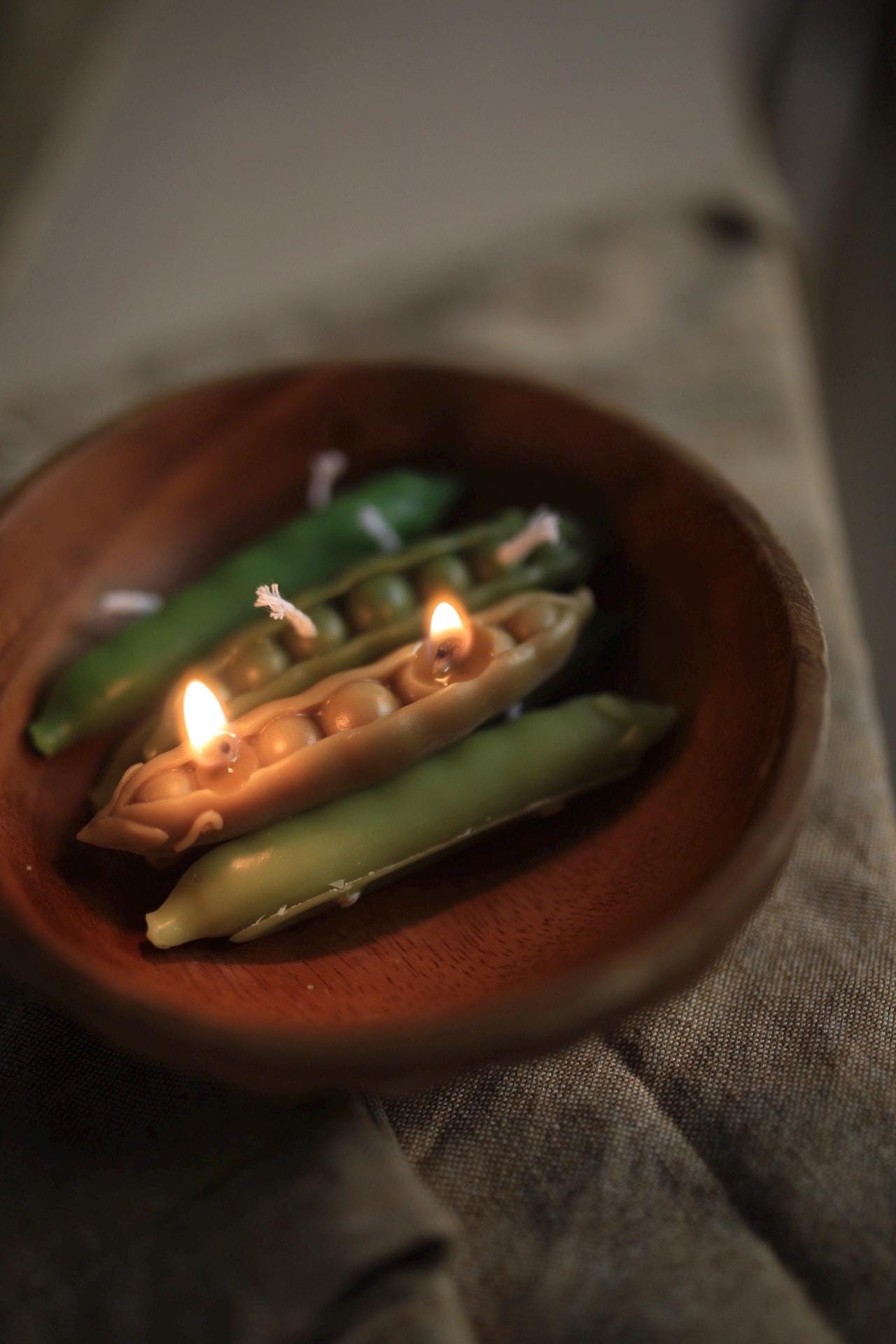 Realistic Pea Pod Beeswax Candle 4