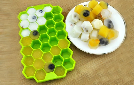 37 Cavidy Honeycomb Flexible Silicone Ice Cube Tray With Lid
