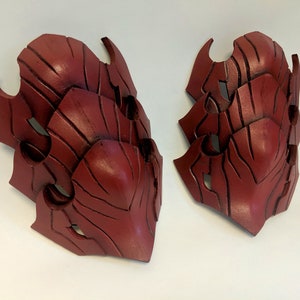 Monster Hunter World: Odogaron Bicep Armor and Neck Strap Cosplay Pattern / Blueprint
