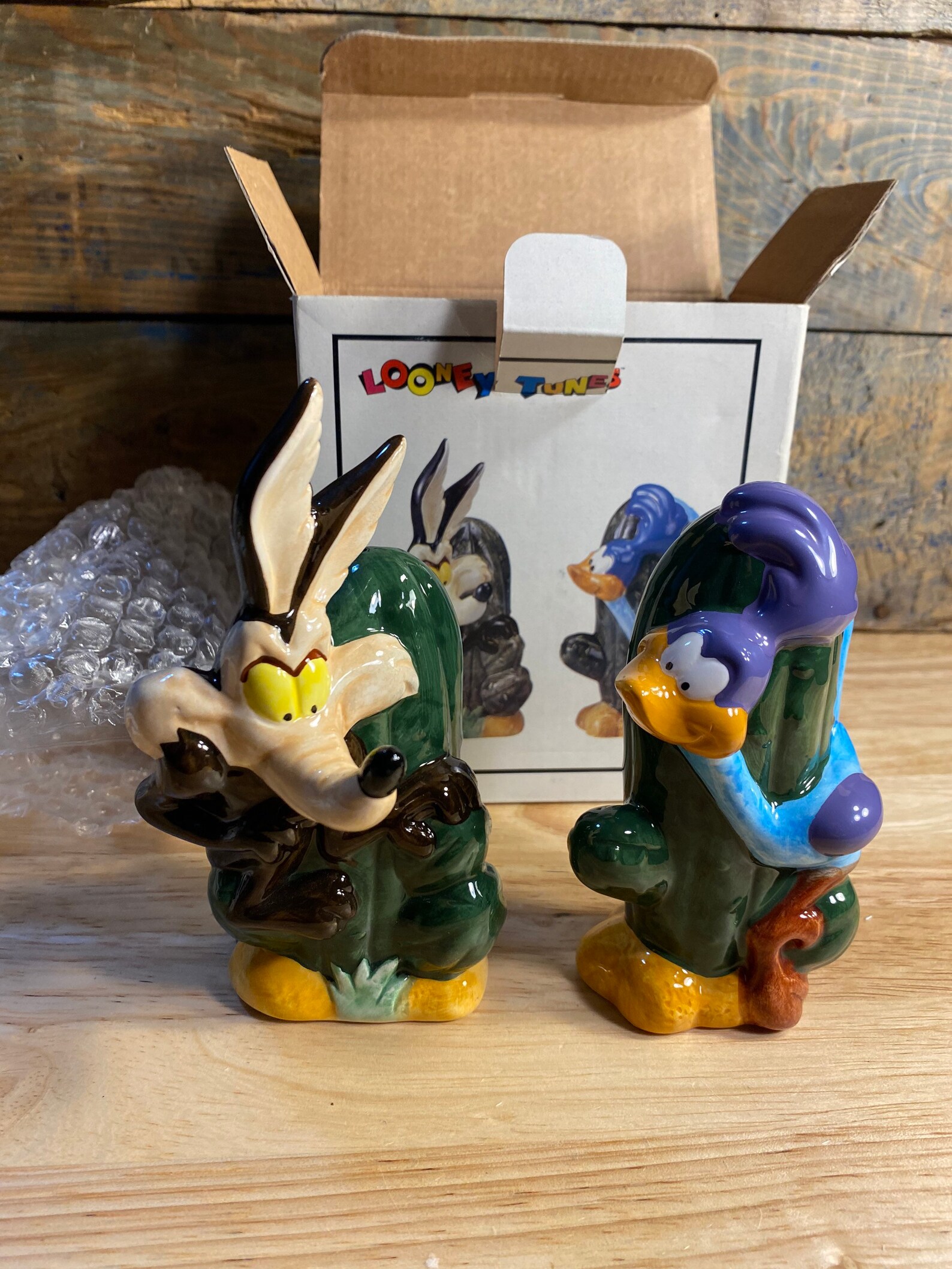 Vintage Looney Tunes Salt Pepper Set Taz Bugs Bunny Football Umpire