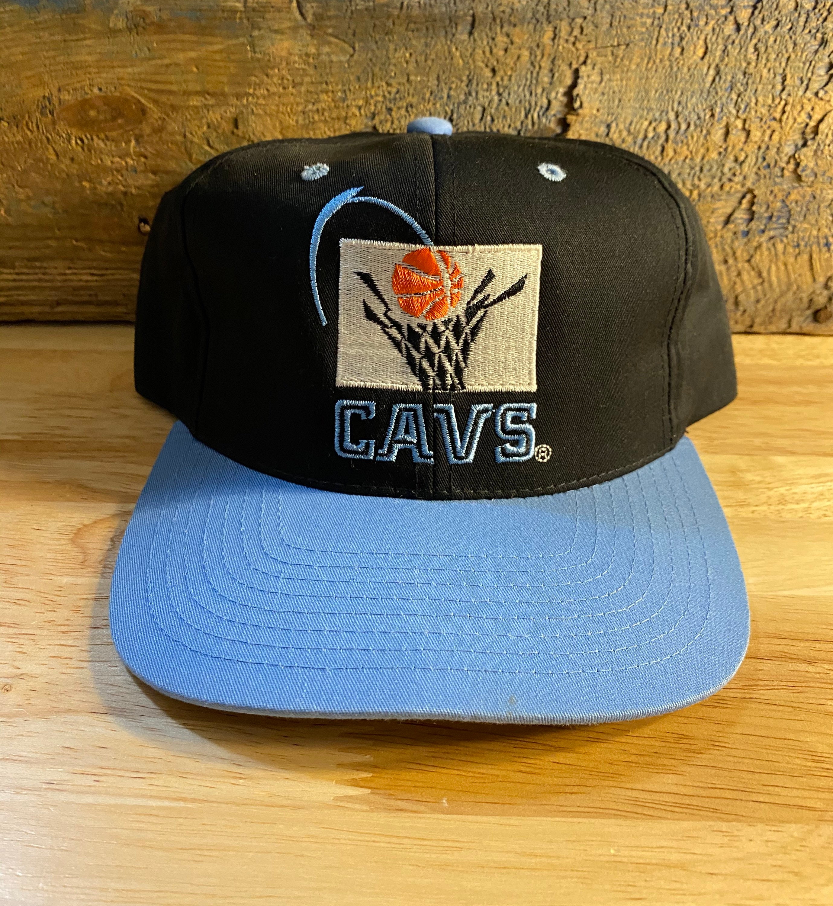 Cleveland Cavaliers Hat Cap Snapback Size S-M Red NBA Basketball