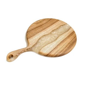 Wood and Epoxy Resin Serving Board: Round Charcuterie Tray