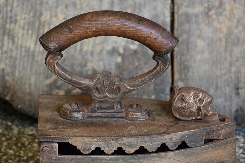 Cast Iron Charcoal Cast Iron Primitive Flat Iron Sad Iron Antique Iron With Lid Coal Iron French Iron Laundry Room Decor