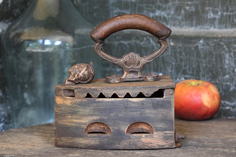 Cast Iron Charcoal Cast Iron Primitive Flat Iron Sad Iron Antique Iron With Lid Coal Iron French Iron Laundry Room Decor