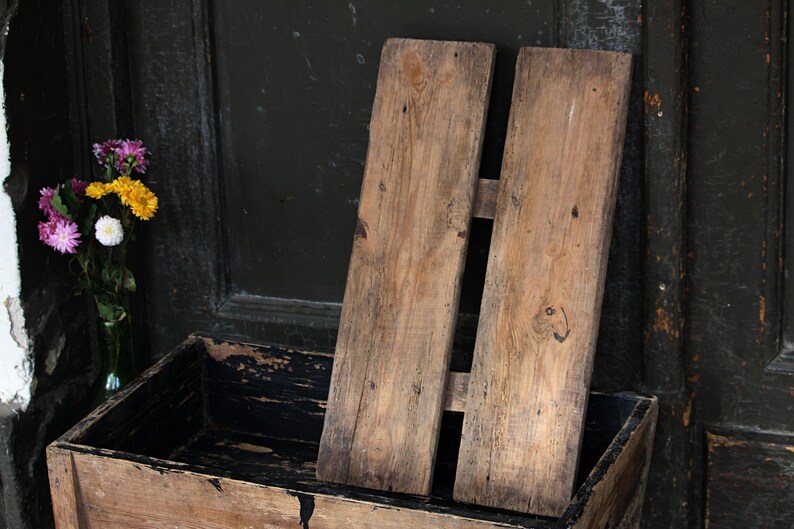 Farmhouse Decor Yard Decor Garden Decor Plant Stand Rustic Wedding Decor Antique Primitive Crate Cheese Crate with Lid