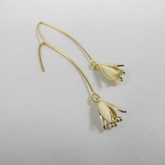 Gold Dangle Drop Earrings Gold Chain earrings Cover Lily high quality Flower Lucky Irish earrings anniversary gift for her MOP jewelry