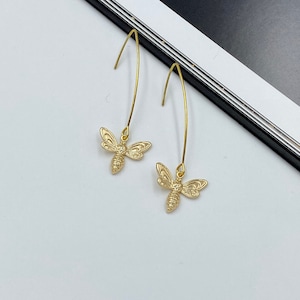 Gold Honey Bee Dangle Statement Earrings, Bee Lovers and Summer Styling Jewelry, Bumble Bee Earrings, Gift for Her |10