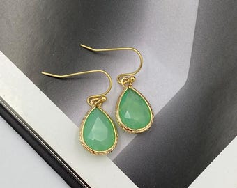 Pendientes de cristal de aguamarina en forma de lágrima, piedra natal de marzo, hechos a mano.