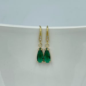 Emerald Green Statement Earrings, Green Drop Earrings, Gold Dangle Earrings, Emerald Green Earrings, Gold Green Earrings, Wedding Jewelry |2