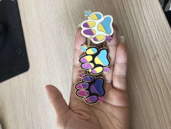 Spilla Bisessuale A Forma Di Gattino | Con Scritta Bi Pride LGBT Love | In Metallo