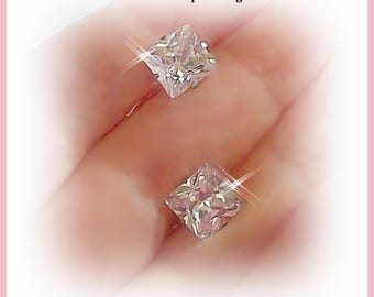 Invisible Clip-on 9mm Square Cubic Zirconia CZ 4-Prong, Silver Tone Illusion Plastic/Resin Stud Non-Pierced Earrings,1 PAIR Y773