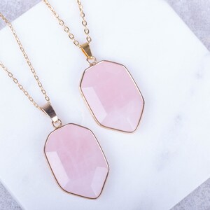 Rose Quartz Pendant Necklace Rose Quartz Satellite Chain 18K Gold Plated Ladies Necklace Gift Gemstone Necklace Rose Quartz Pendant
