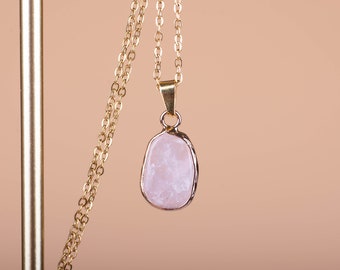 Collar de cuarzo rosa, collar minimalista, collar chapado en oro, collar esencial delicado, regalo para ella