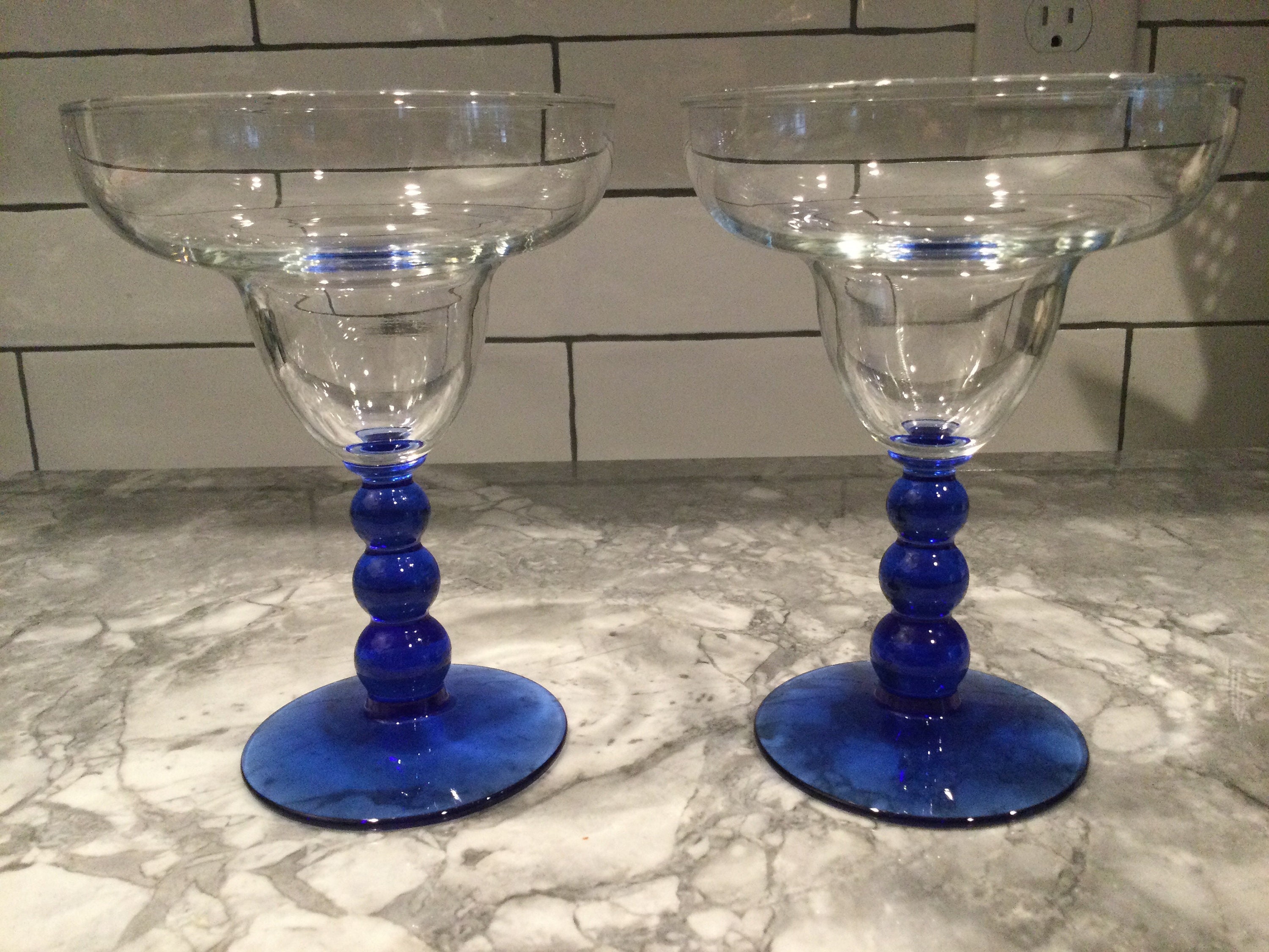2 Frosted Wine Glasses Freeform Silver Ribbon Design