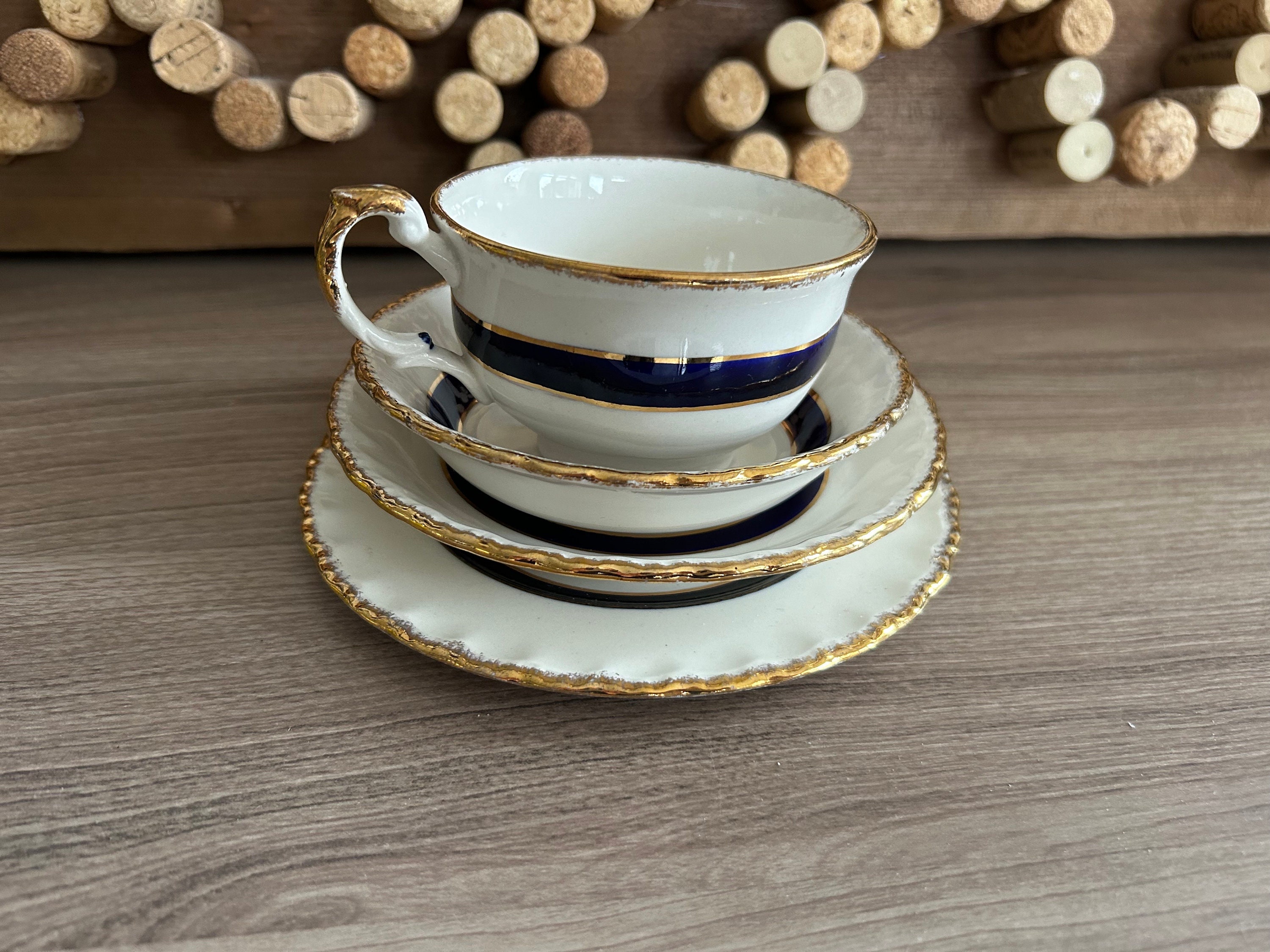 Vintage Dinnerware Sets Blue and Gold Canada