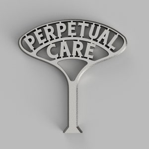 Könnte beinhalten: Ein silberfarbenes Metallschild mit der Aufschrift "PERPETUAL CARE" in einer stilisierten Schriftart. Das Schild hat eine einzigartige Form, mit einer geschwungenen Oberseite und einem stielartigen Sockel. Der Hintergrund ist einfarbig hellgrau.