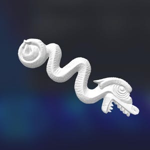 Może przedstawiać: Biała ceramiczna rzeźba smoka ze zwiniętym ogonem i otwartą paszczą.