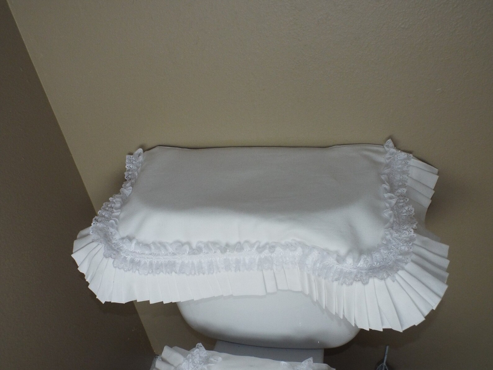 Toilet Cover White Ruffles Toilet Lid Cover Toilet Tank Etsy