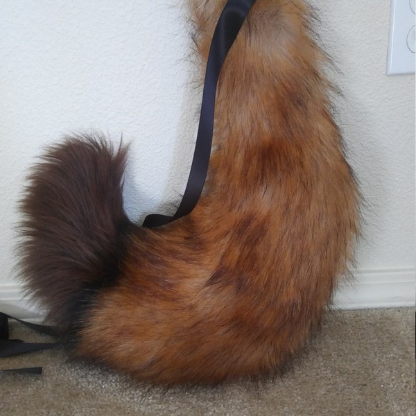 BYO Curved Fox Tail