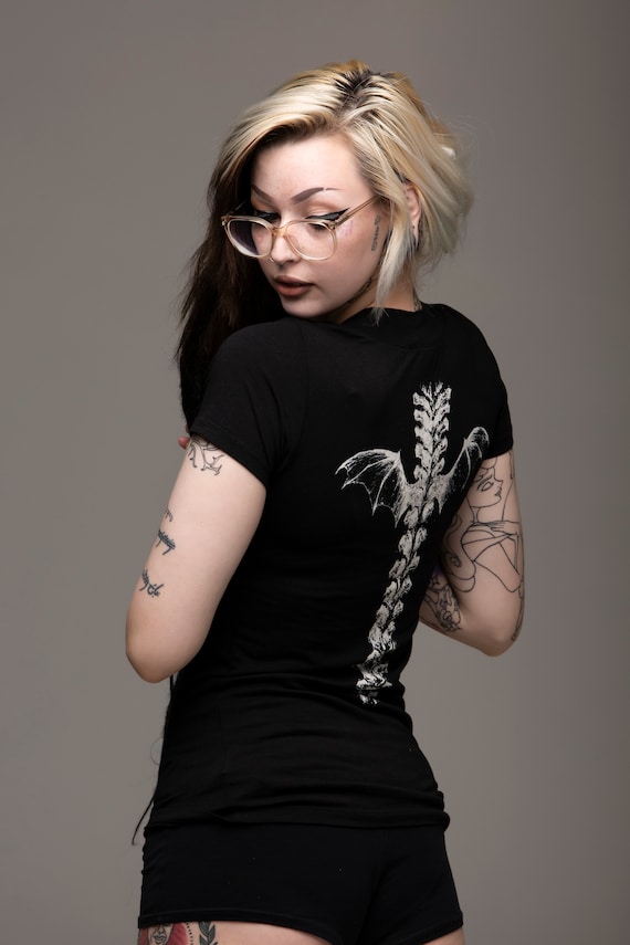 winged spine, womens tee, bat cat, spine tee, spine shirt, spine with wings, wings, bat wings, skeleton wings, gothic tee, goth, goth girl