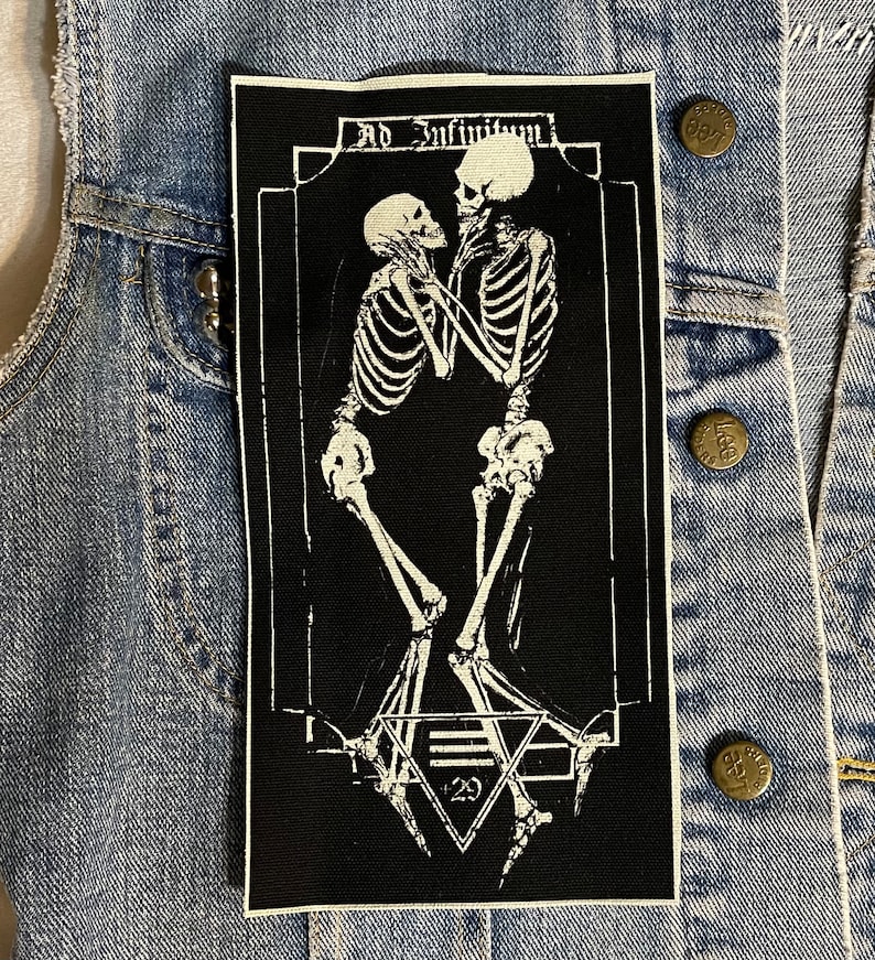 Skelett Liebhaber, Eternal Embrace, Stoff Aufnäher, Skelett Aufnäher, Knochen Aufnäher, Aufnäher, Abzeichen, Patches, Canvas Patch, Skelette, Goth, Okkult Bild 1