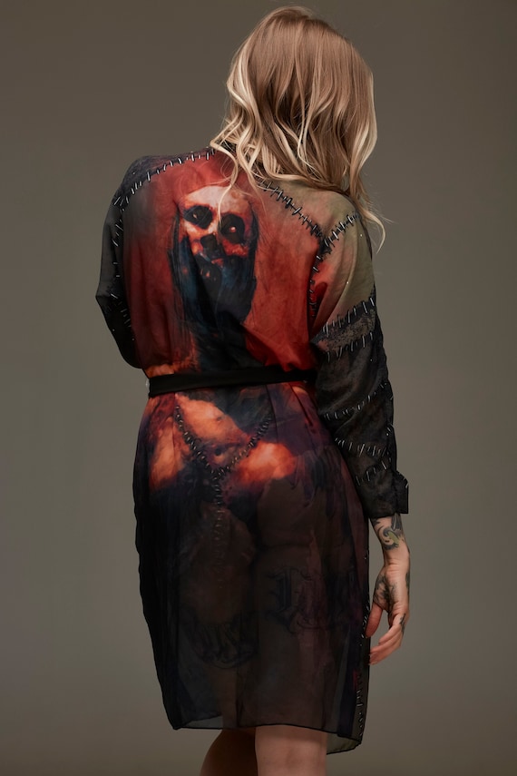 horror Kimono, the screamer, Nat Jones, horror art, horror clothing, occult, zombie, zombies, zombie clothing, horror movie, scream, horror