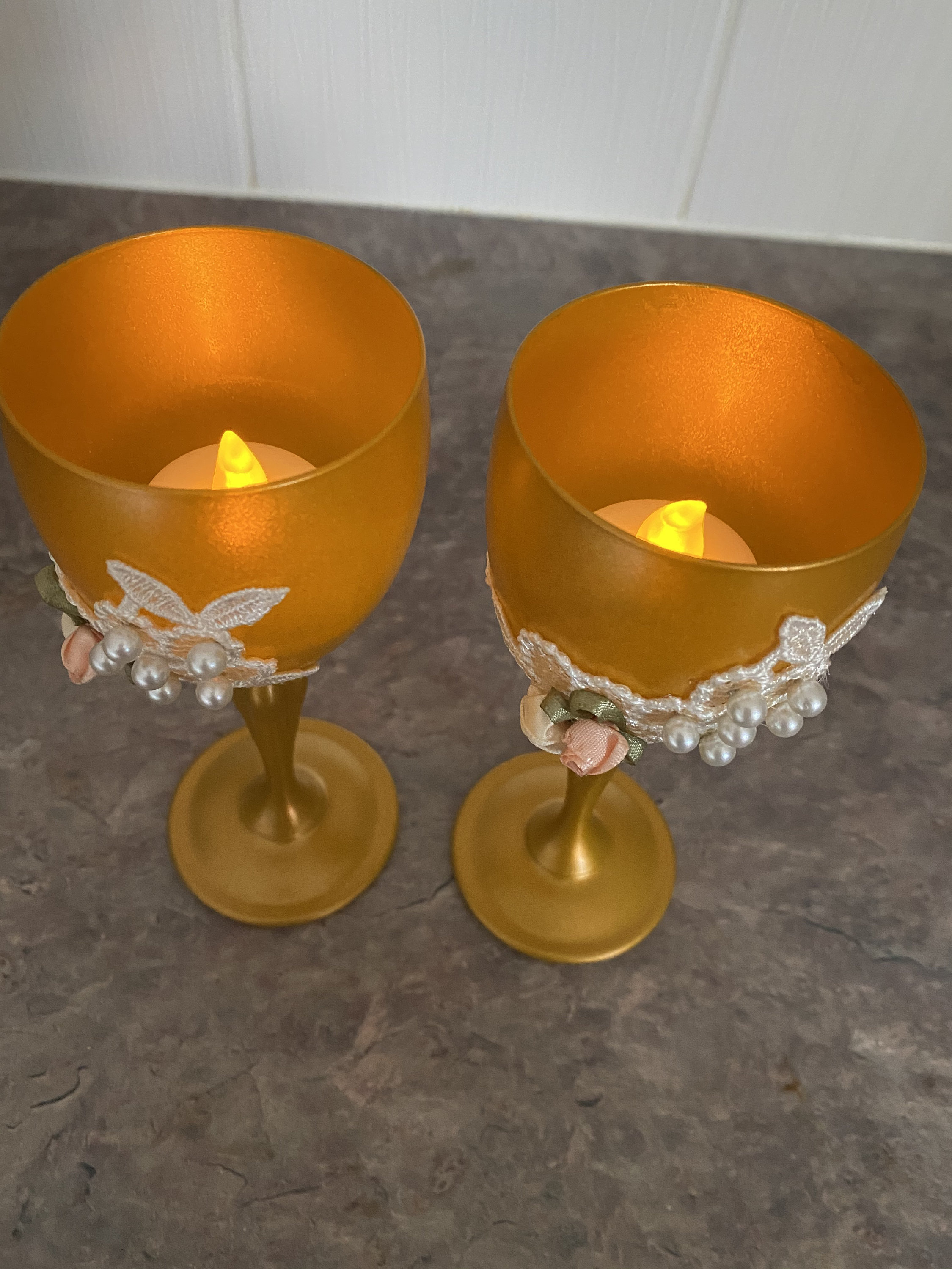 Metallic Gold Decorated Wine Bottle and Glasses Etsy 日本