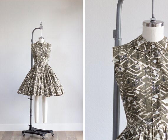 Vintage Full Skirt Shirtdress . 1950s Atomic Dress