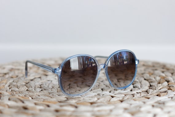 1960s Mod Sunglasses . Womens Bug Eye Sunglasses .