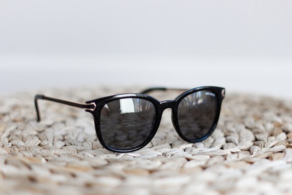 Black Sunglasses . Retro Womens Sunglasses . Vinta
