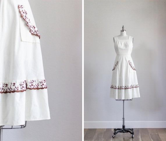 1960s Day Dress . Floral Linen Dress with Pockets