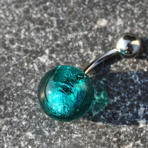 Hula Pearl "Green Lagon Wave" navel piercing - a piece of jewelry